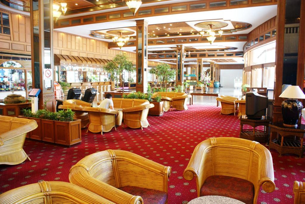 Royal Twins Palace Hotel Паттайя Экстерьер фото