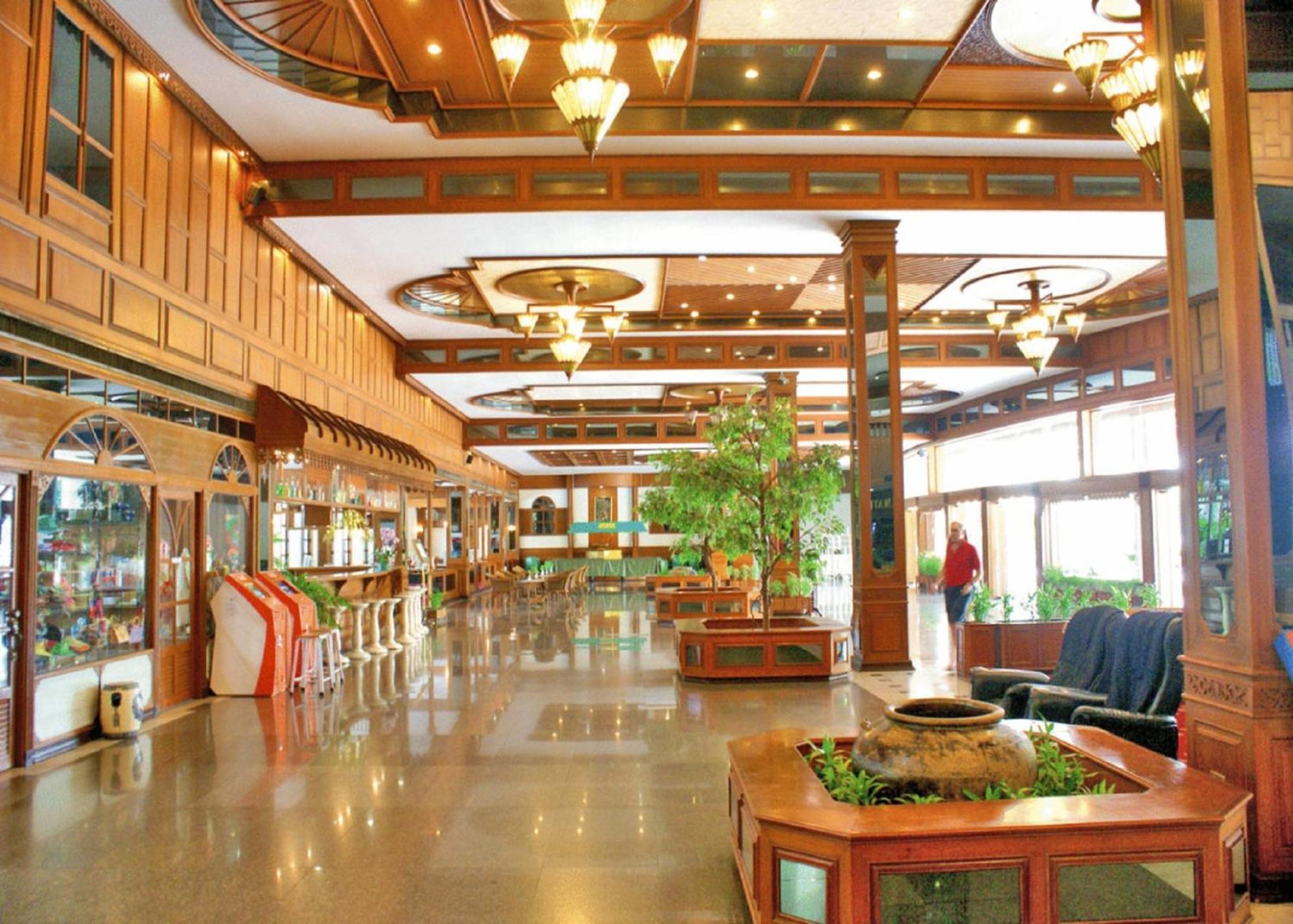 Royal Twins Palace Hotel Паттайя Экстерьер фото