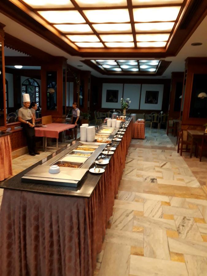 Royal Twins Palace Hotel Паттайя Экстерьер фото